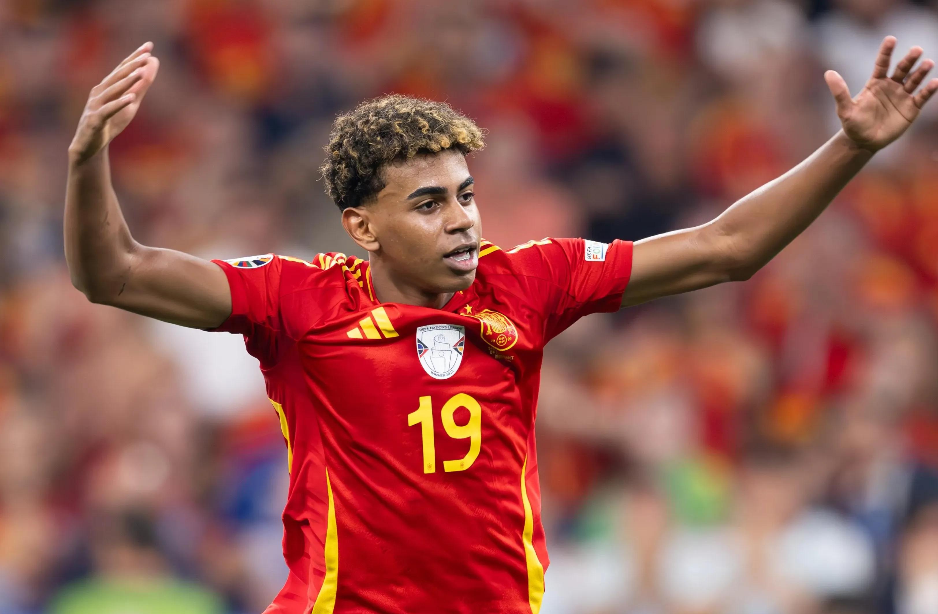 曼联轻取巴黎圣日耳曼,拉莫斯扑点救主西甲的简单介绍 曼联轻取巴黎圣日耳曼,拉莫斯扑点救主西甲的简单介绍