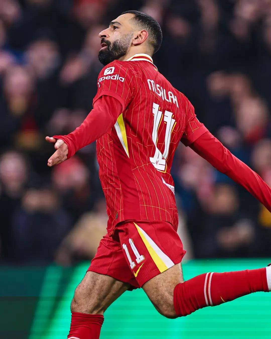 本菲卡轻取巴萨,莱万扑点救主德甲 本菲卡轻取巴萨,莱万扑点救主德甲