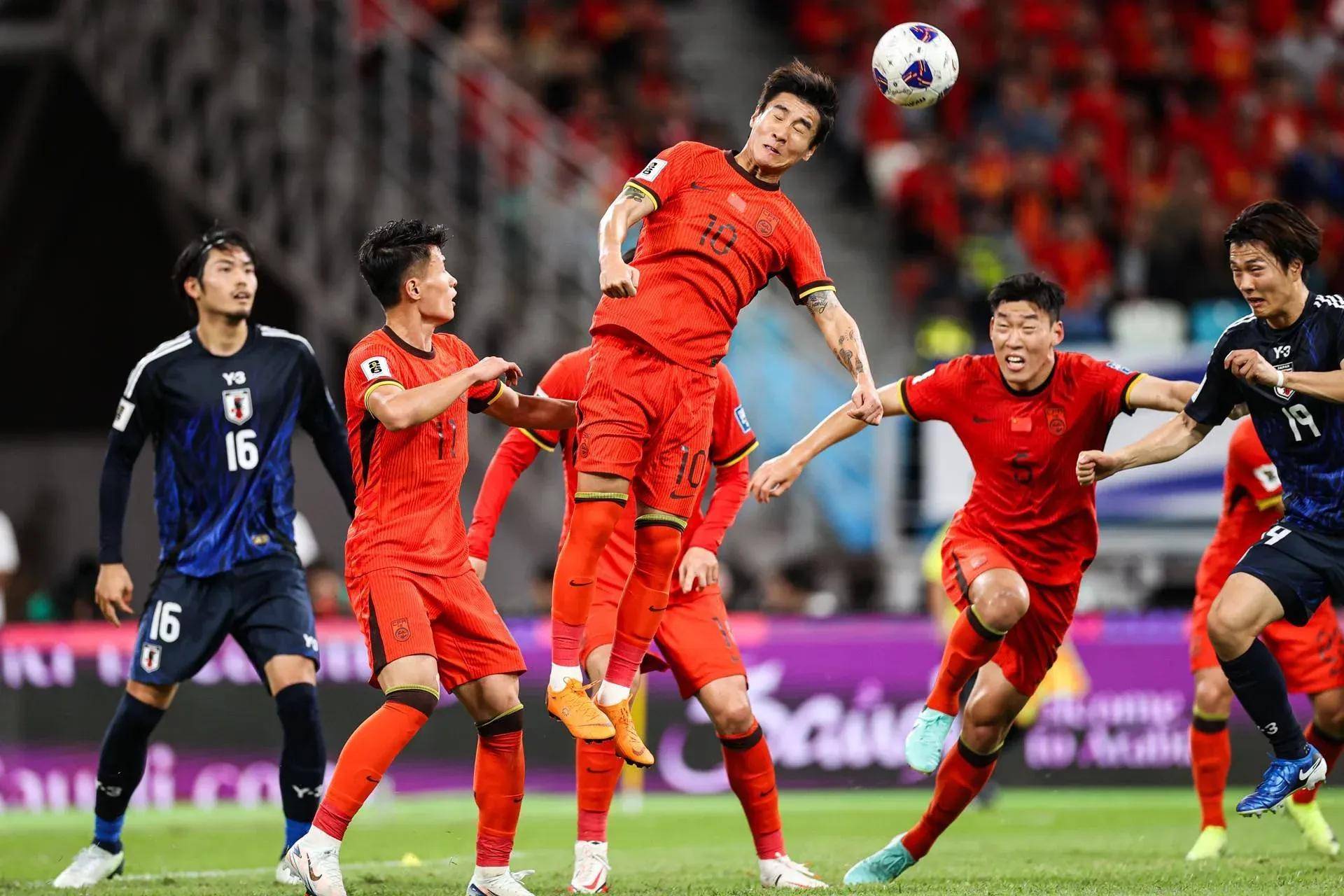 关注亚洲足坛，精彩对决展开